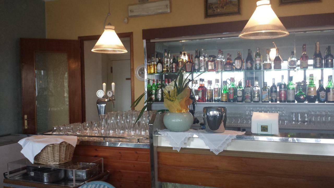 Hotel Cristallo Peschiera del Garda Eksteriør bilde