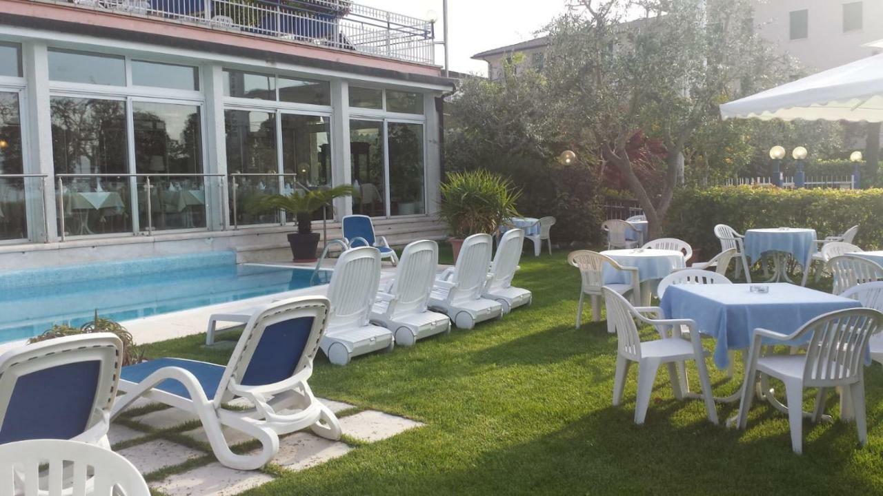 Hotel Cristallo Peschiera del Garda Eksteriør bilde