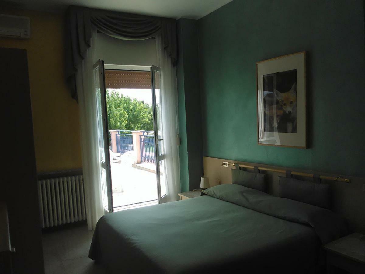 Hotel Cristallo Peschiera del Garda Eksteriør bilde