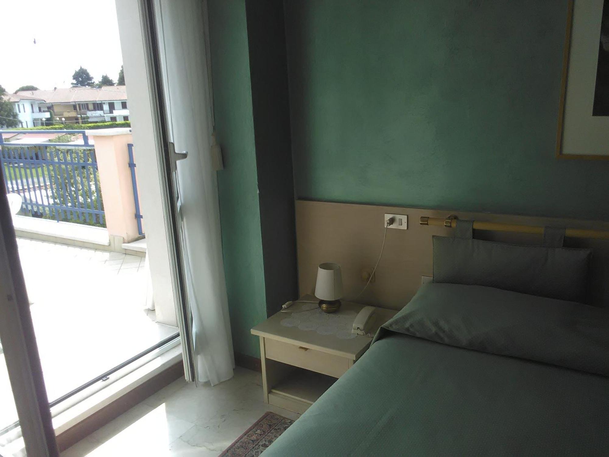 Hotel Cristallo Peschiera del Garda Eksteriør bilde