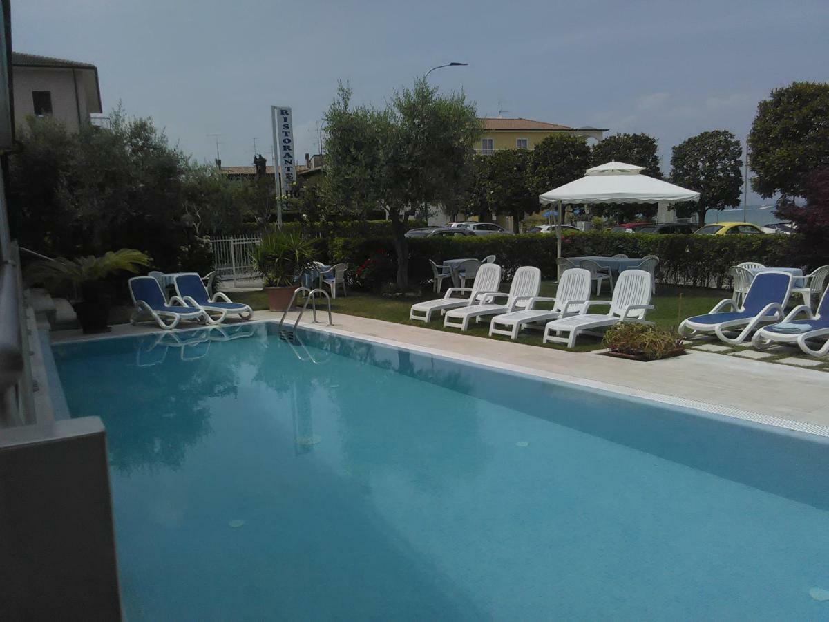 Hotel Cristallo Peschiera del Garda Eksteriør bilde