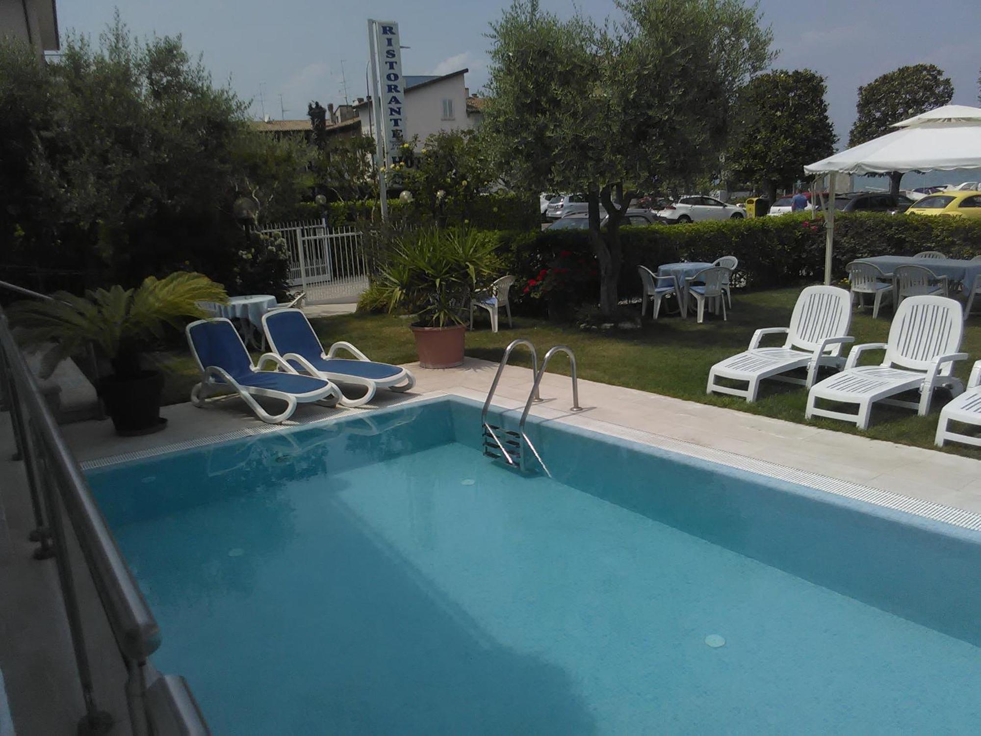 Hotel Cristallo Peschiera del Garda Eksteriør bilde